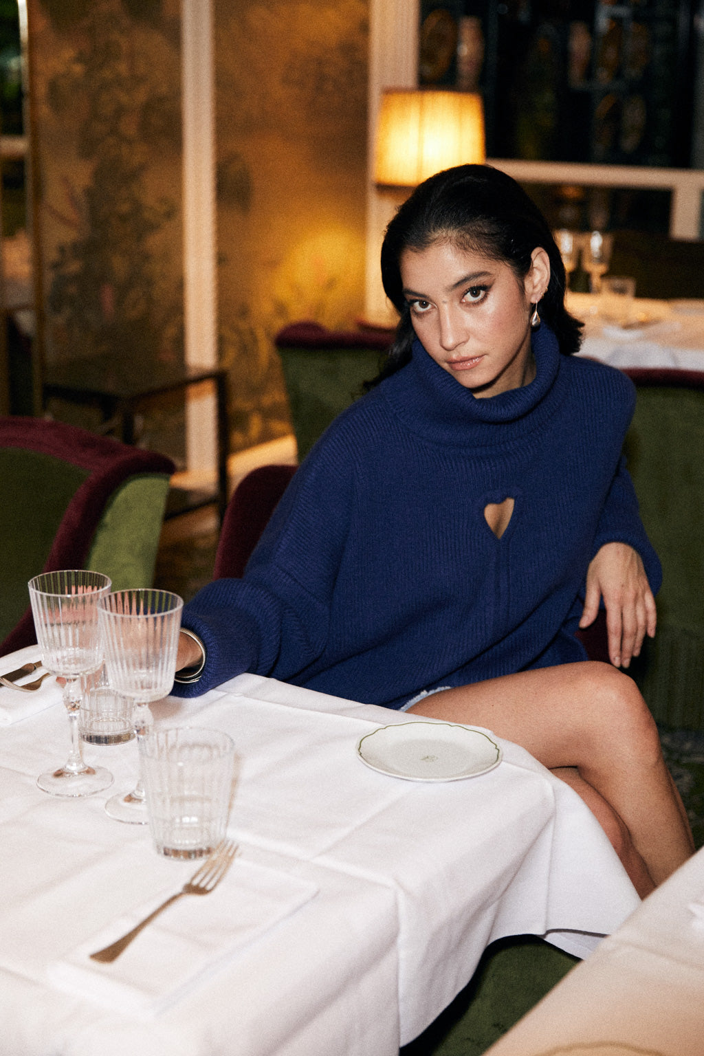 Pure cashmere sweater with heart cutout - midnight blue
