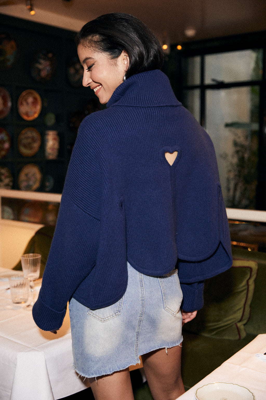 Pure cashmere sweater with heart cutout - midnight blue