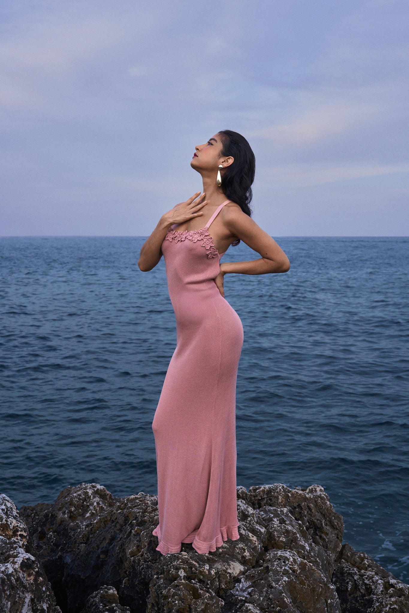 Robe en maille à fleurs crochetées – Rose