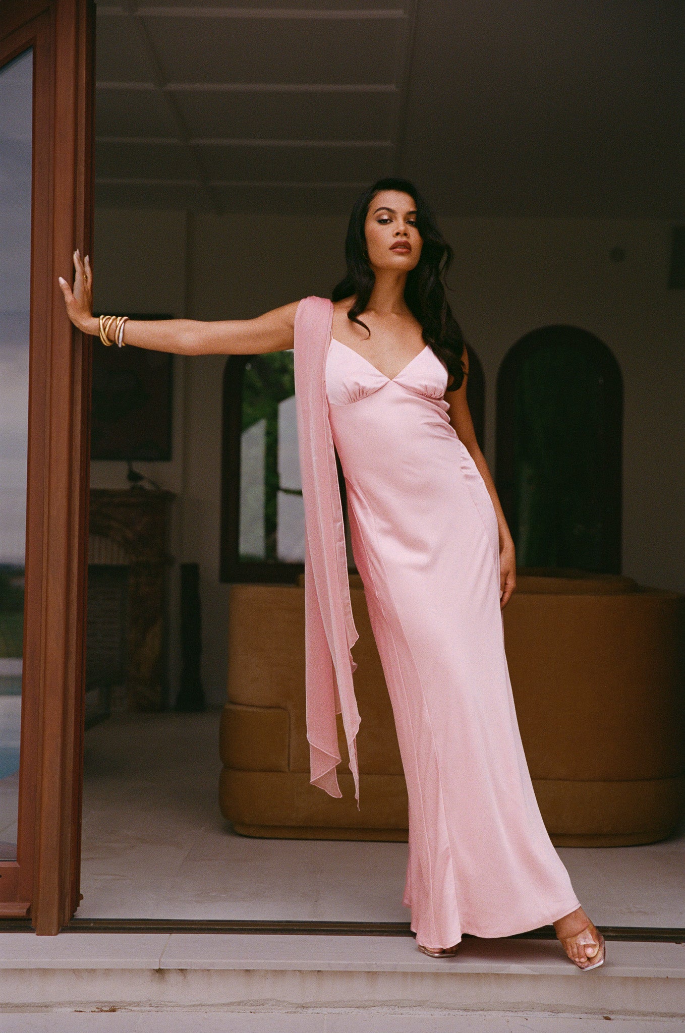 Backless satin dress with pendants - pink