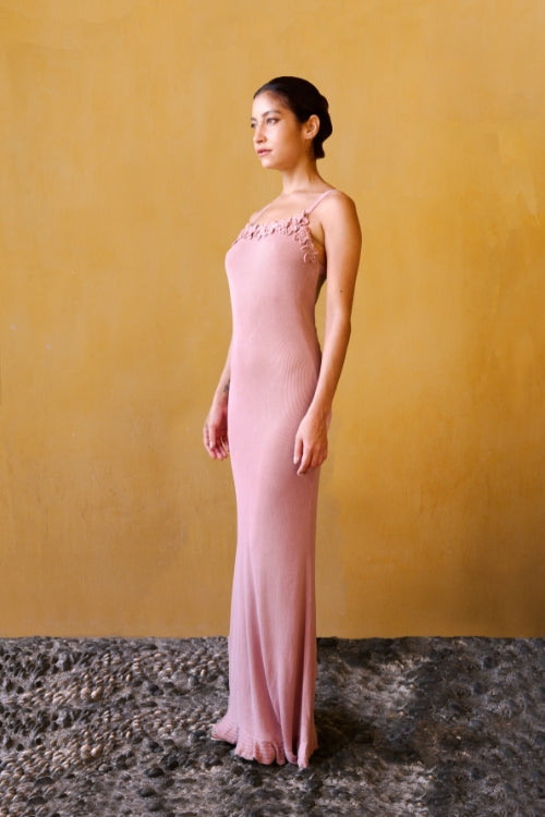 Robe en maille à fleurs crochetées – Rose