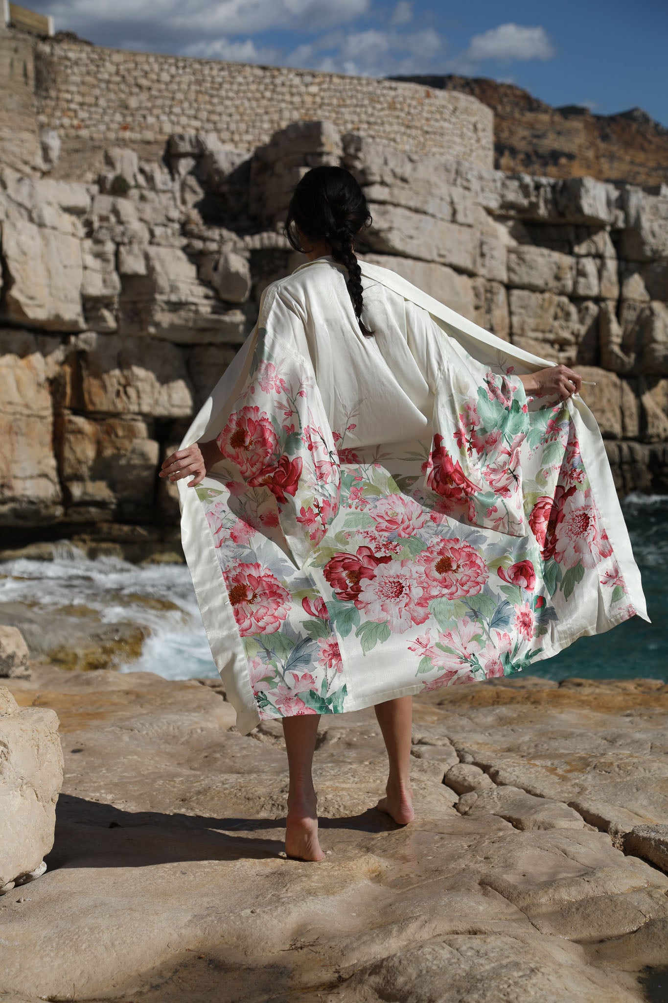 Kimono en Satin Imprimé Pivoine