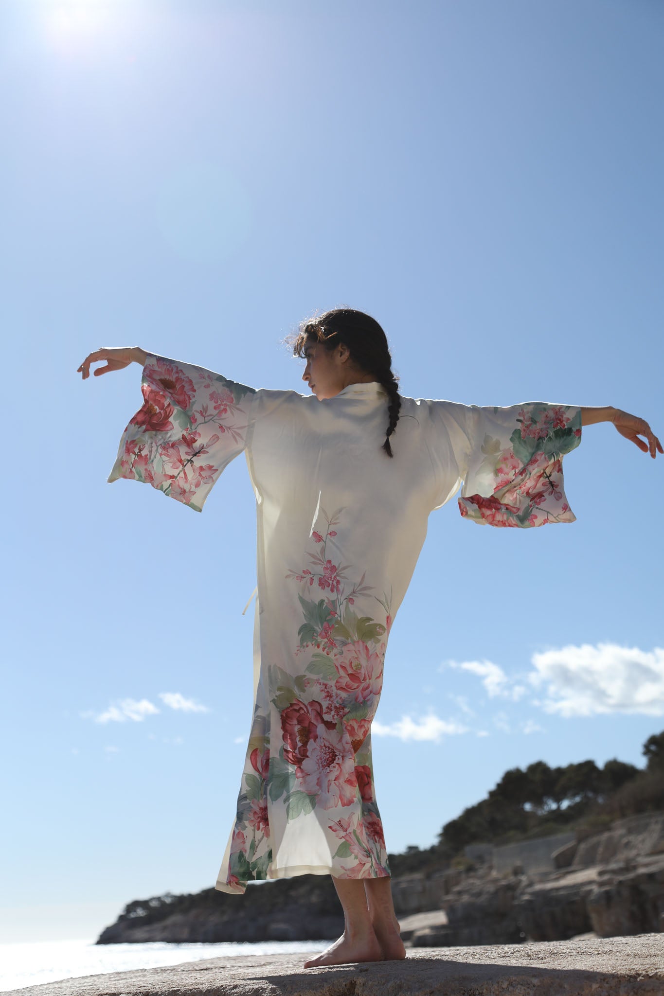 Kimono en Satin Imprimé Pivoine